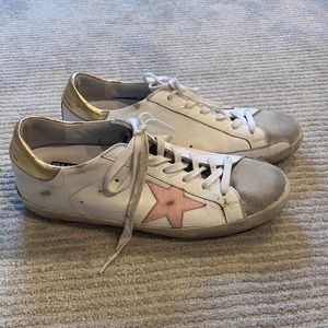 Golden Goose
Superstar Leather Low-Top Sneake